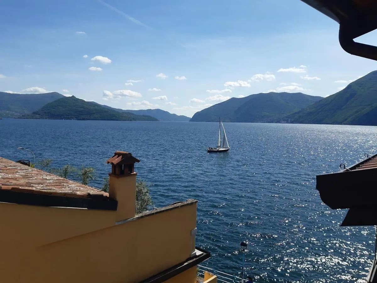 Casa Vacanze La Gabbianella Marone Holiday home