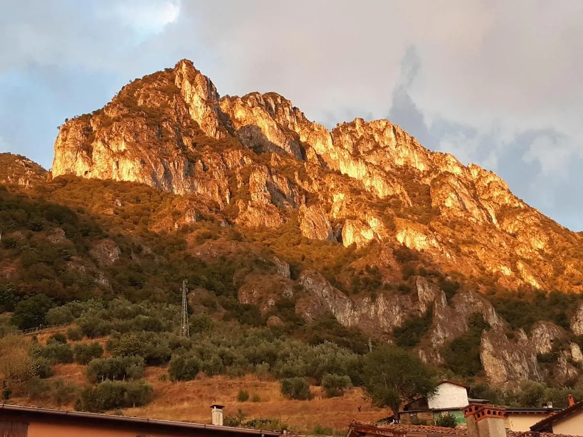 Casa Vacanze La Gabbianella Marone Italy