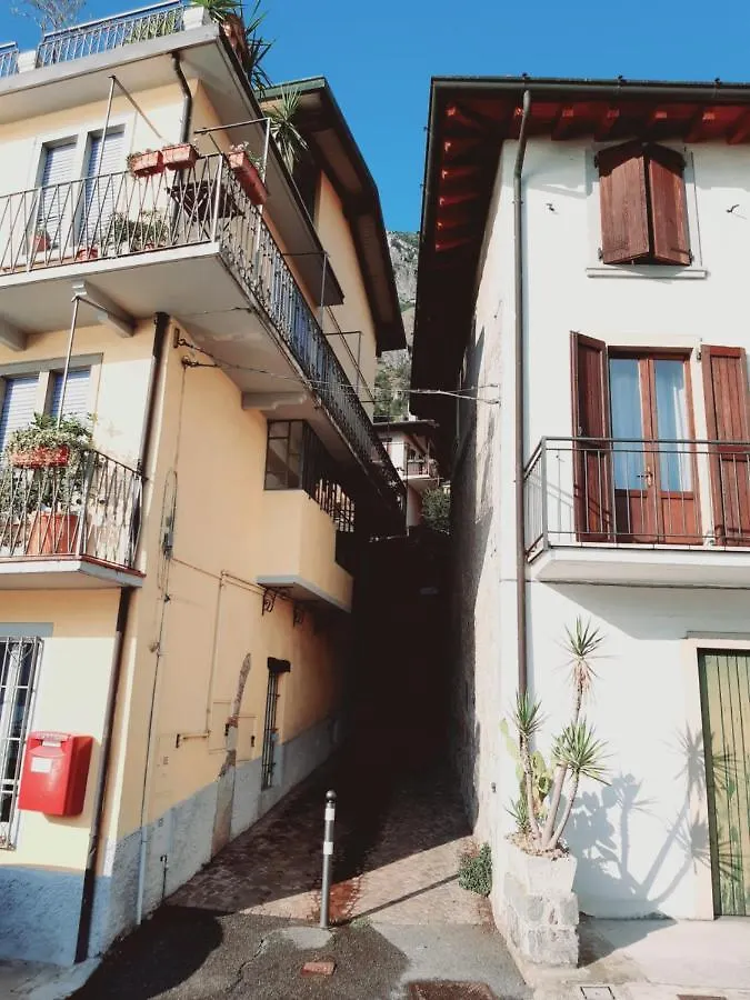 Casa Vacanze La Gabbianella Marone Holiday home